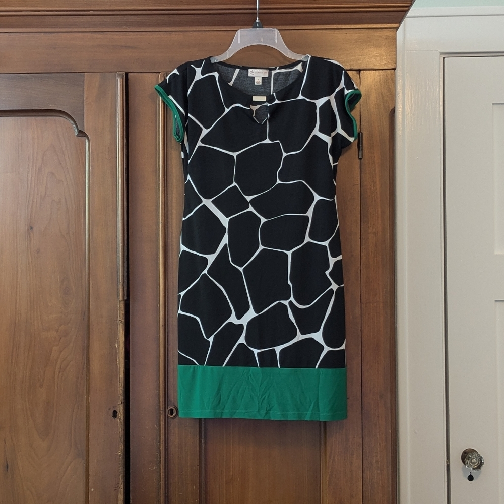 Black and Green Sheath Dress